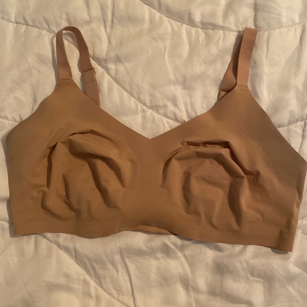 Knix V-neck bra size 7+ EUC wireless bra nude 36DD/F,38DD/F,40D/E,42D/E